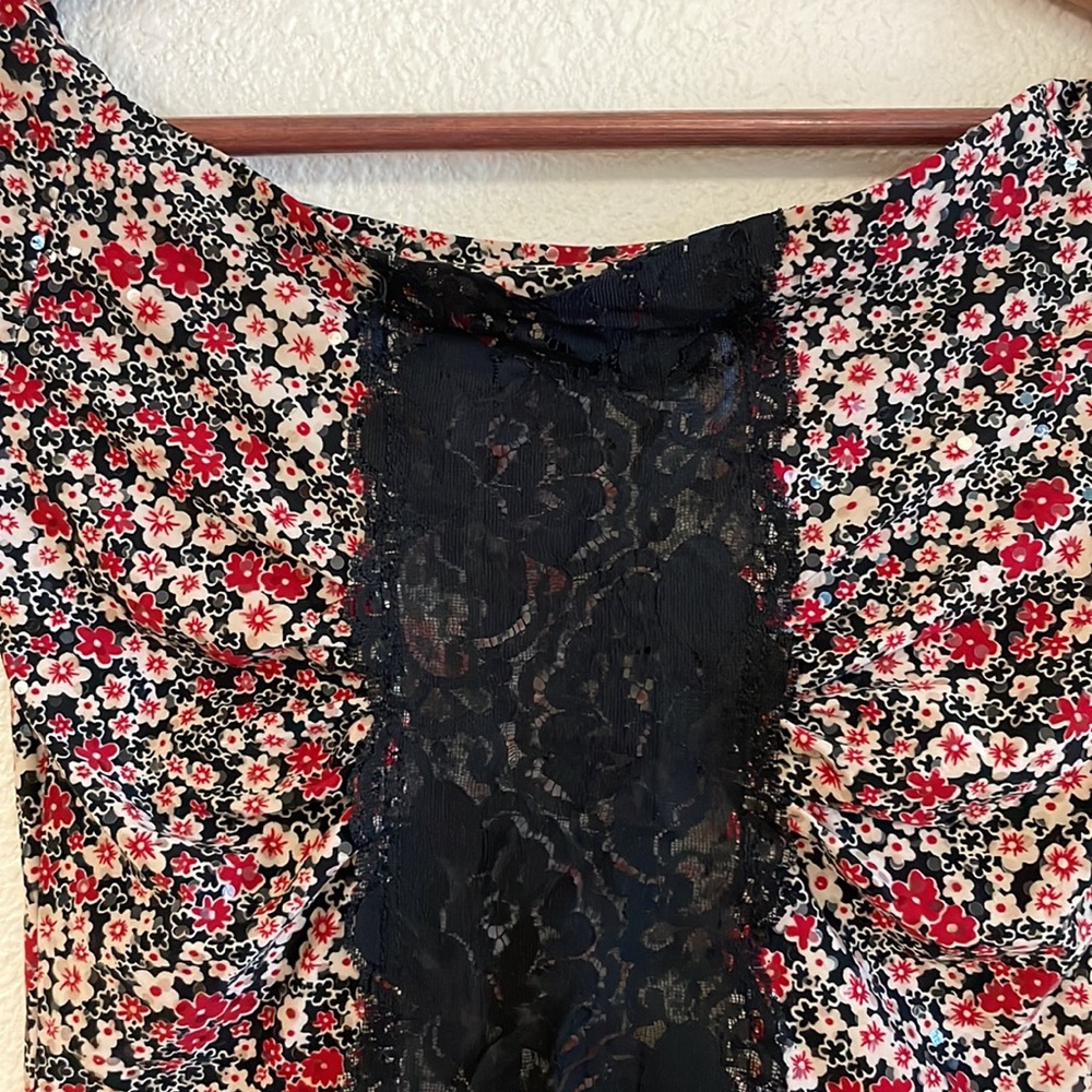 Symphony Top - Picture 2 of 9